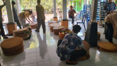 Tradisi Rolasan Desa Pecarikan: Memperingati Maulid Nabi dengan Suka Cita